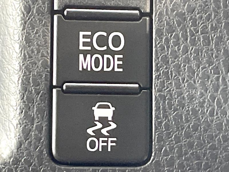 2018 Toyota Noah DBA-ZRR80W (UW-6a891510ca1bc)[22]