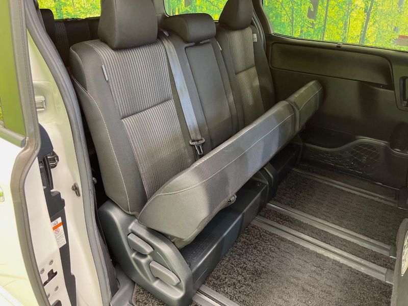 2018 Toyota Voxy DBA-ZRR80W (UW-6a891510cf967)[24]