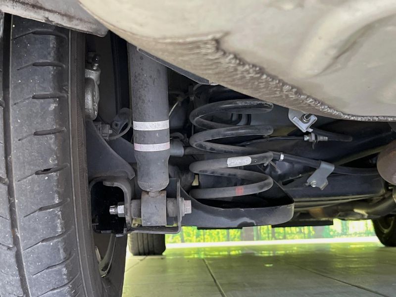 2018 Toyota Voxy DBA-ZRR80W (UW-6a891510cf967)[29]