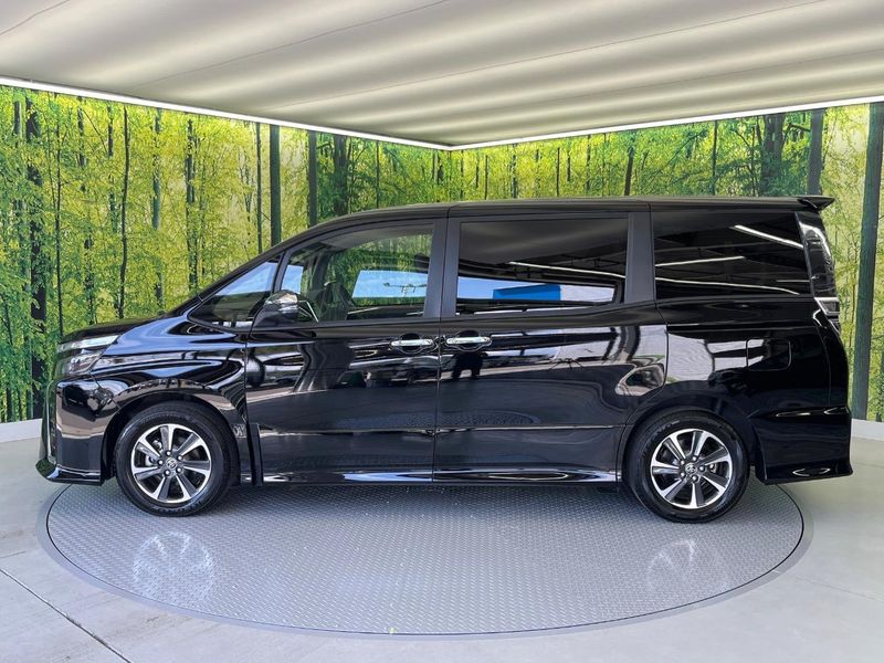 2021 Toyota Voxy 3BA-ZRR80W (UW-6a891518cf6b5)[11]