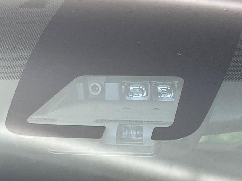 2021 Toyota Voxy 3BA-ZRR80W (UW-6a891518cf6b5)[13]
