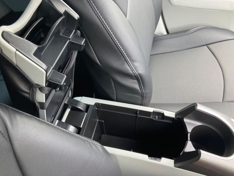 2014 Toyota Prius DAA-ZVW30 (UW-6a89152d2ad5d)[19]