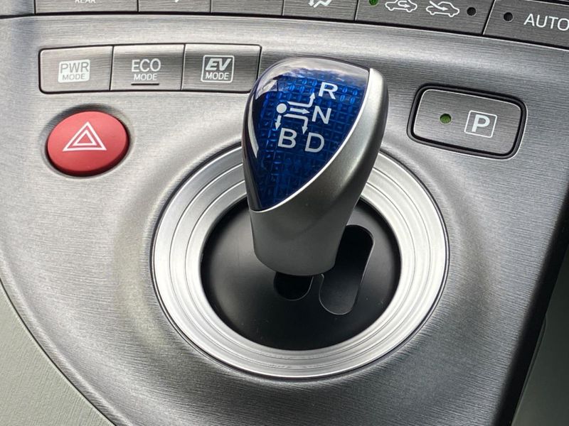 2014 Toyota Prius DAA-ZVW30 (UW-6a89152d2ad5d)[21]