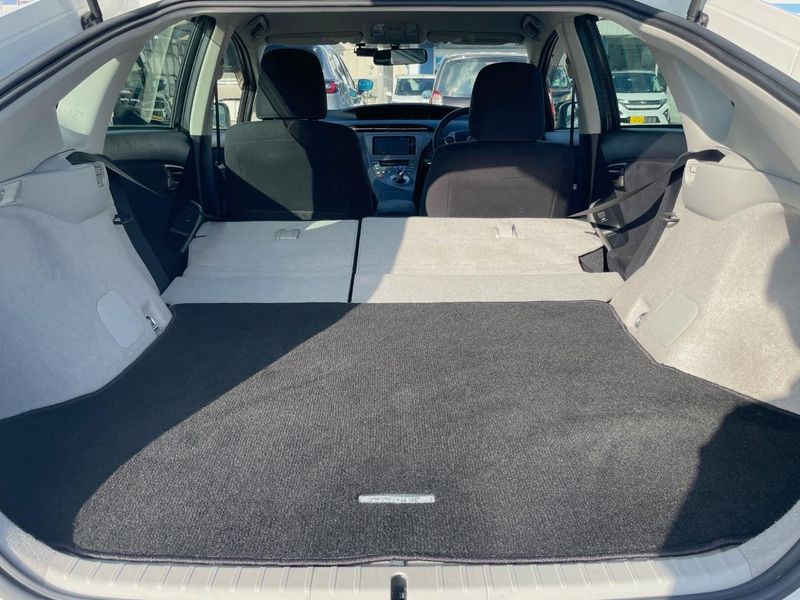 2014 Toyota Prius DAA-ZVW30 (UW-6a8915323c752)[29]