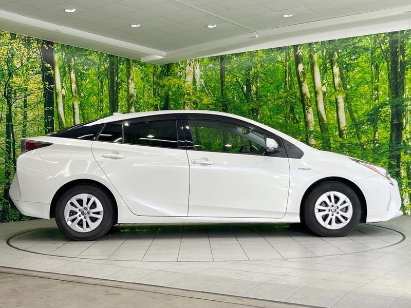 2016 Toyota Prius DAA-ZVW50 (UW-6a891535ae1e8)[9]