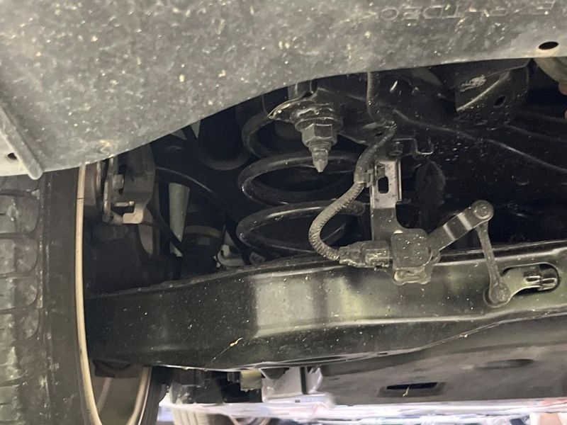 2017 Toyota Prius DAA-ZVW50 (UW-6a8915360e778)[23]