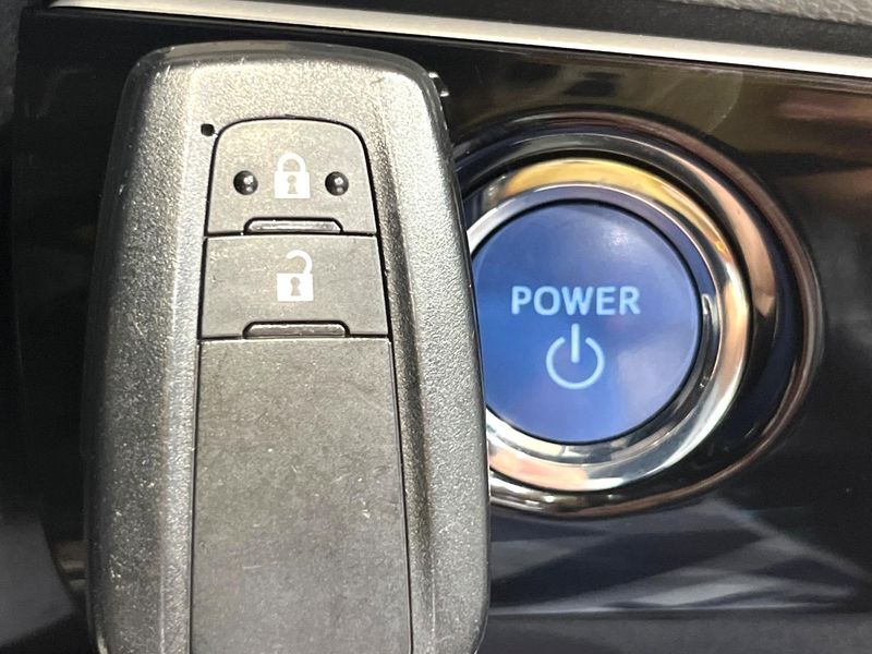 2016 Toyota Prius DAA-ZVW51 (UW-6a89153a35612)[28]