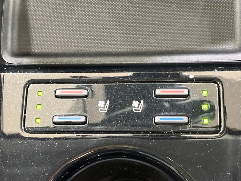2019 Toyota Prius DAA-ZVW51 (UW-6a891541bf517)[25]