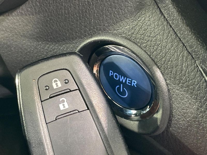 2018 Toyota C-HR DAA-ZYX10 (UW-6a8915698b223)[17]