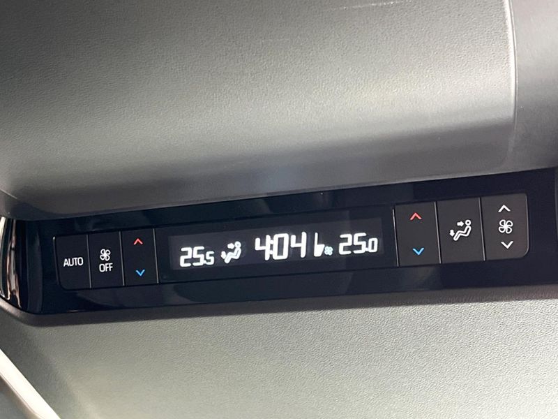 2023 Toyota Alphard Hybrid 6AA-AAHH40W (UW-6a8a62fae55fc)[9]