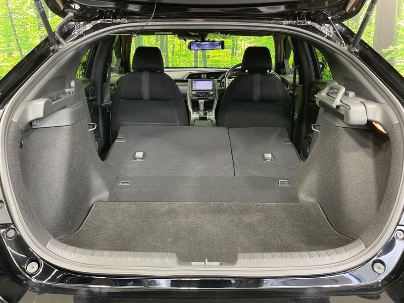 2018 Honda Civic DBA-FK7 (UW-6a8a63c1784f0)[20]