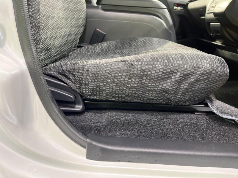 2022 Toyota Hiace Van 3DF-GDH206V (UW-6a8a63cea79e3)[16]