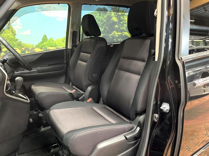 2017 Nissan Serena DAA-GFC27 (UW-6a8a63d838433)[4]