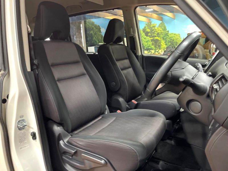 2017 Nissan Serena DAA-GFC27 (UW-6a8a63d89bbd5)[17]