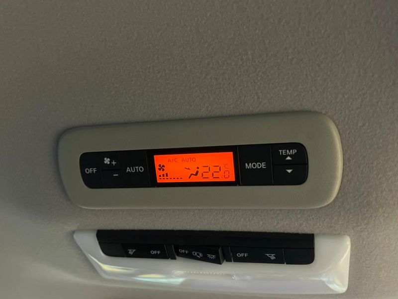 2017 Nissan Serena DAA-GFC27 (UW-6a8a63d89bbd5)[22]