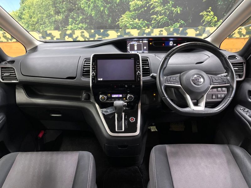2017 Nissan Serena DAA-GFC27 (UW-6a8a63d89bbd5)[24]