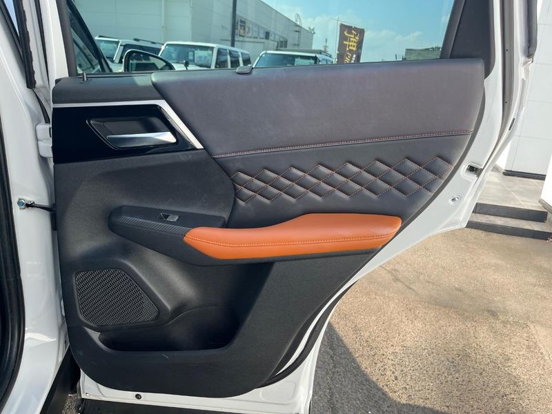 2022 Mitsubishi OUTLANDER PHEV 5LA-GN0W (UW-6a8a63eb601de)[21]