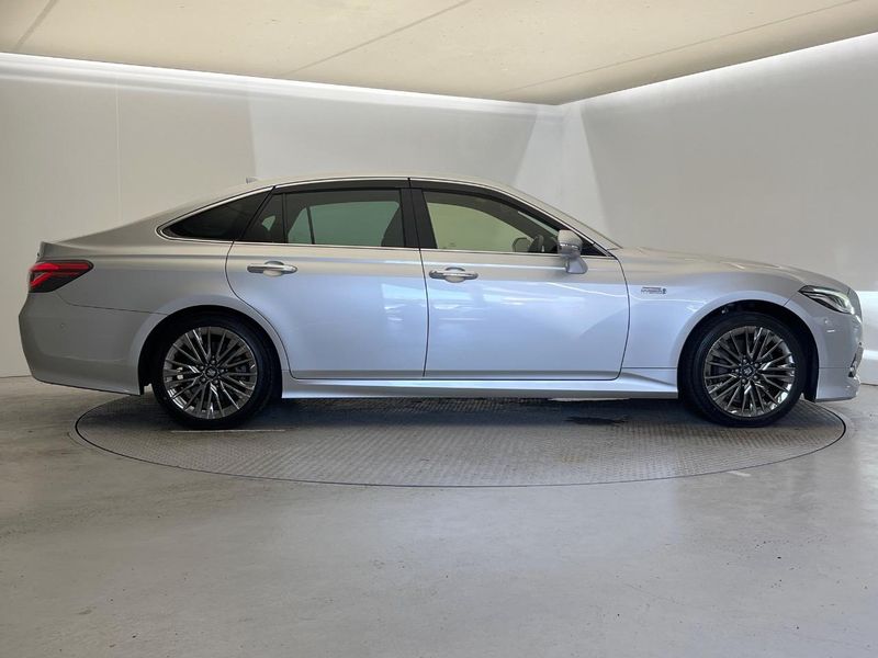 2018 Toyota Crown Hybrid 6AA-GWS224 (UW-6a8a640842e6b)[15]