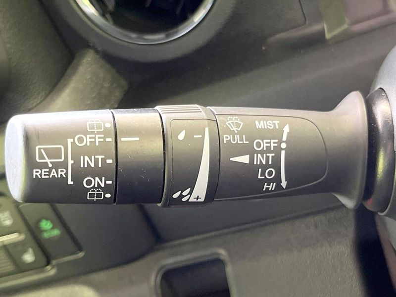 2023 Honda N-BOX CUSTOM 6BA-JF5 (UW-6a8a647571102)[26]