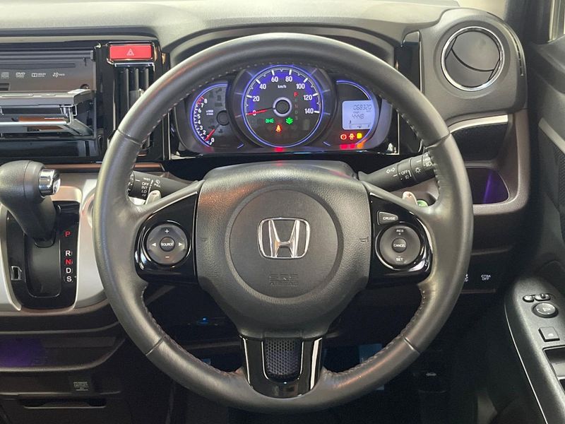 2014 Honda N-WGN Custom DBA-JH1 (UW-6a8a649425dd2)[29]