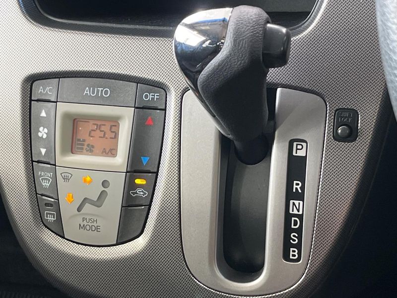 2014 Daihatsu Move DBA-LA100S (UW-6a8a64be02444)[14]