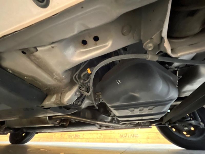 2013 Toyota Pixis Epoch DBA-LA300A (UW-6a8a64c9dd8f4)[26]