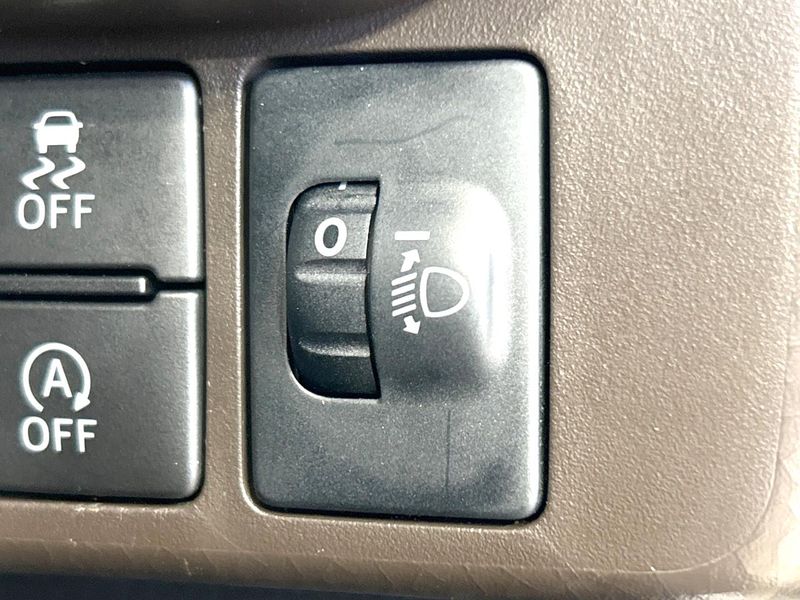 2023 Toyota Roomy 5BA-M910A (UW-6a8a652021094)[23]