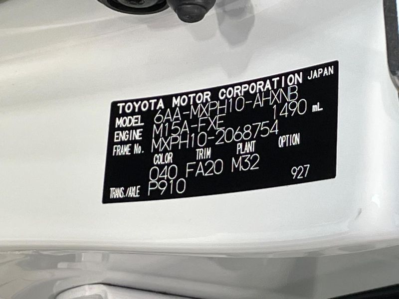 2021 Toyota Yaris 6AA-MXPH10 (UW-6a8a659ae5733)[1]