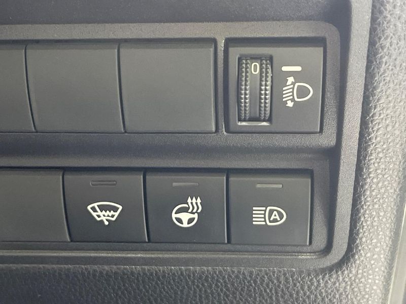 2022 Toyota Yaris Cross 6AA-MXPJ15 (UW-6a8a65a6d764d)[29]