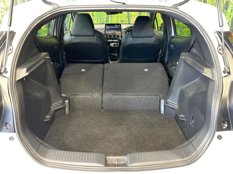 2023 Toyota Aqua 6AA-MXPK11 (UW-6a8a65ab13bdc)[25]