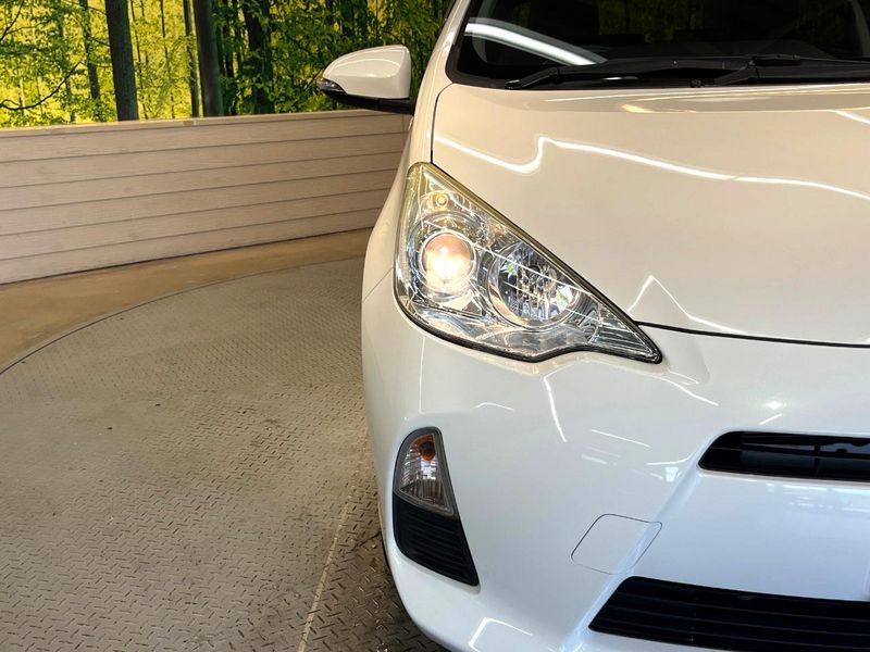 2014 Toyota Aqua DAA-NHP10 (UW-6a8a65dfb7a55)[23]