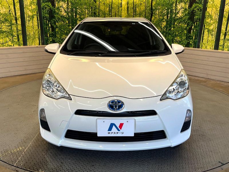 2014 Toyota Aqua DAA-NHP10 (UW-6a8a65dfb7a55)[5]