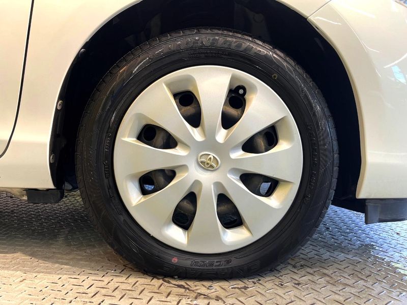 2014 Toyota Aqua DAA-NHP10 (UW-6a8a65dfb7a55)[13]