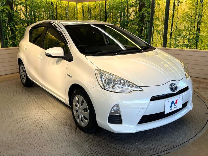 2014 Toyota Aqua DAA-NHP10 (UW-6a8a65dfb7a55)[6]