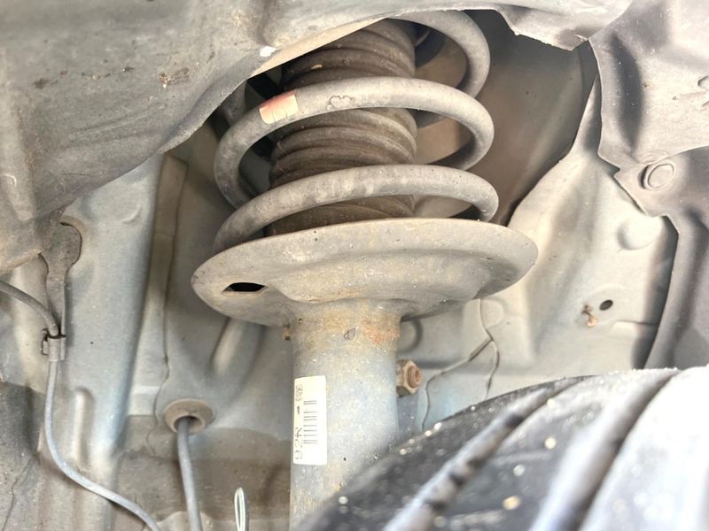 2013 Toyota Aqua DAA-NHP10 (UW-6a8a65e6dcc8e)[8]