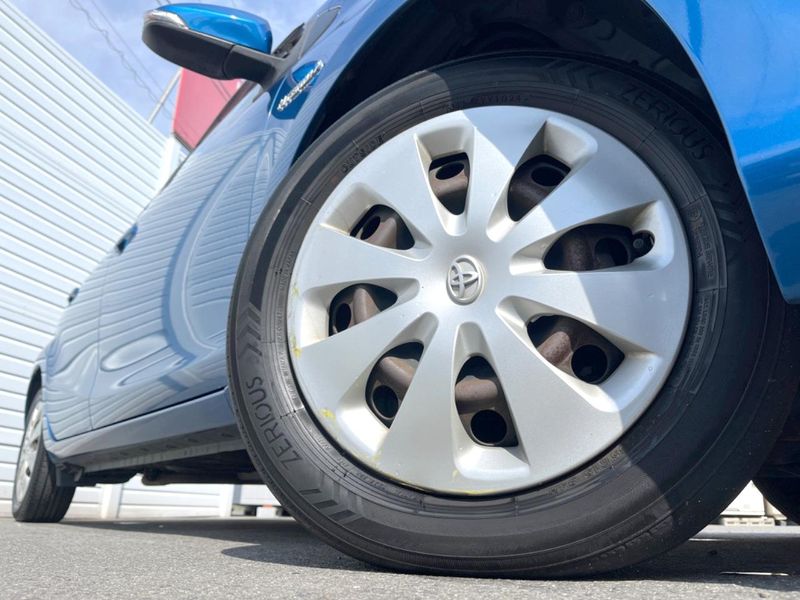2013 Toyota Aqua DAA-NHP10 (UW-6a8a65e6dcc8e)[6]