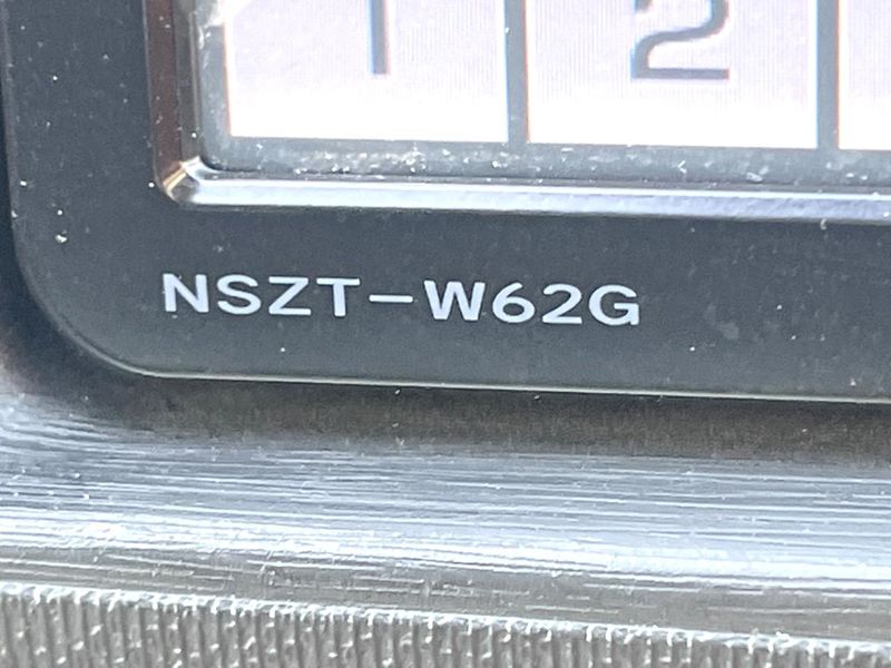 2013 Toyota Aqua DAA-NHP10 (UW-6a8a65e6dcc8e)[20]