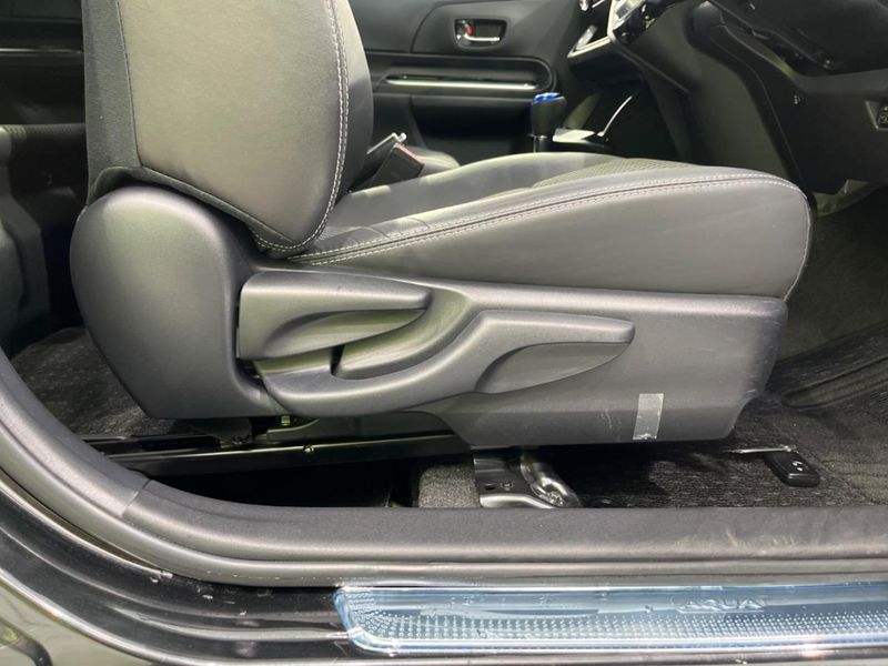 2015 Toyota Aqua DAA-NHP10 (UW-6a8a65e854f80)[13]