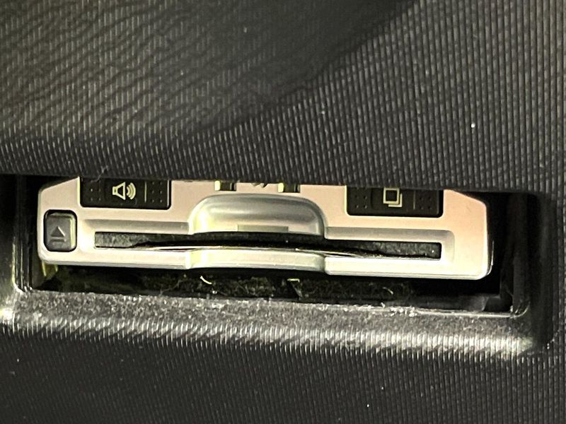 2015 Toyota Aqua DAA-NHP10 (UW-6a8a65e8ef635)[9]