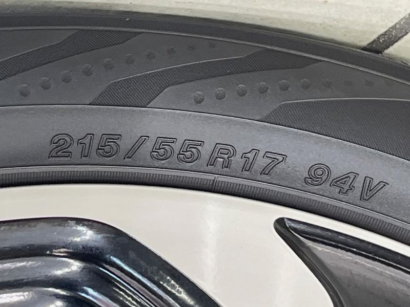 2017 Honda Vezel DAA-RU3 (UW-6a8a661917baa)[19]