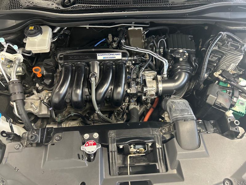 2018 Honda Vezel DAA-RU3 (UW-6a8a66199859d)[24]