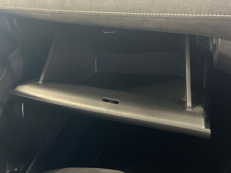 2018 Honda Vezel DAA-RU3 (UW-6a8a66199859d)[8]