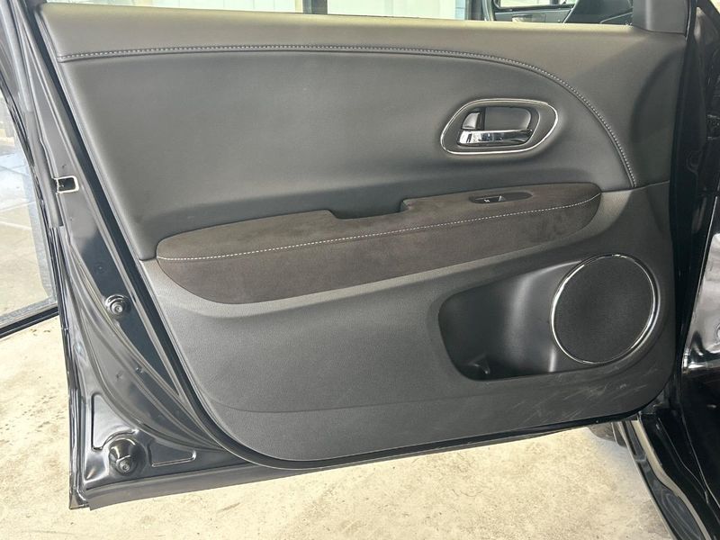 2018 Honda Vezel DAA-RU3 (UW-6a8a66199859d)[19]