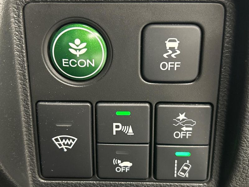 2018 Honda Vezel DAA-RU3 (UW-6a8a66199859d)[12]