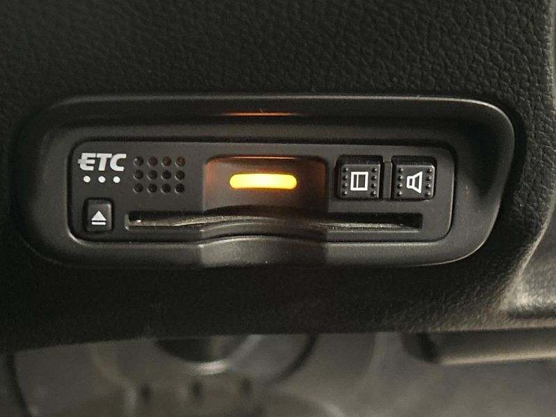 2018 Honda Vezel DAA-RU3 (UW-6a8a66199859d)[17]