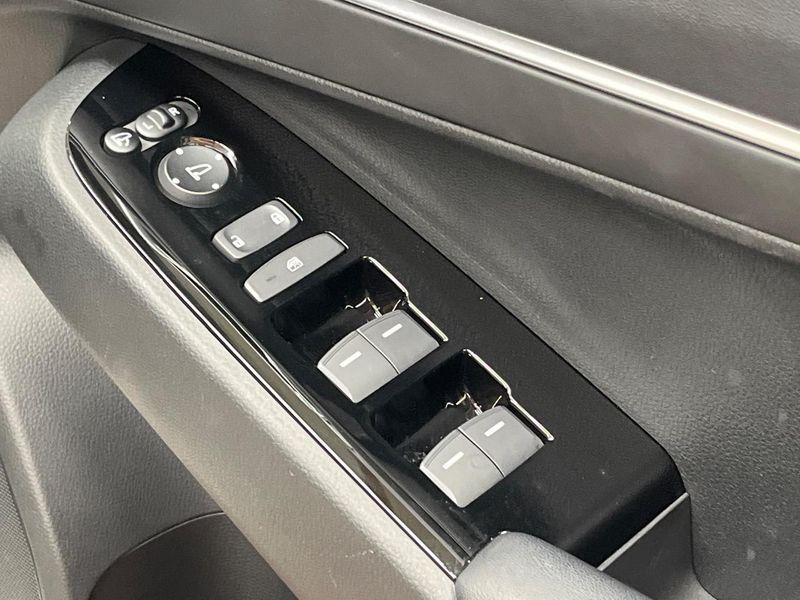 2021 Honda Vezel 6AA-RV5 (UW-6a8a661d518ad)[22]