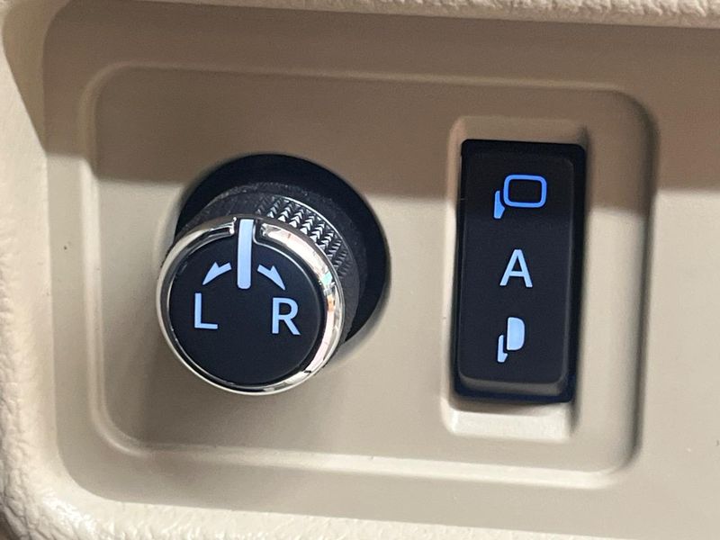 2023 Toyota Land Cruiser Prado 3BA-TRJ150W (UW-6a8a66518375c)[27]