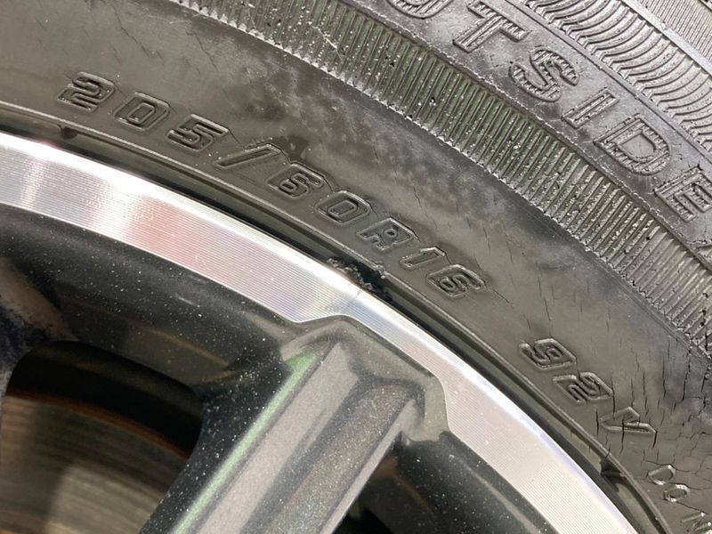 2016 Toyota Voxy DBA-ZRR80W (UW-6a8a66990a6c4)[28]