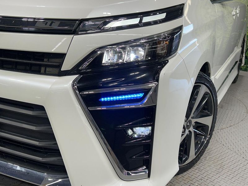 2017 Toyota Voxy DBA-ZRR85W (UW-6a8a66a531bdd)[12]