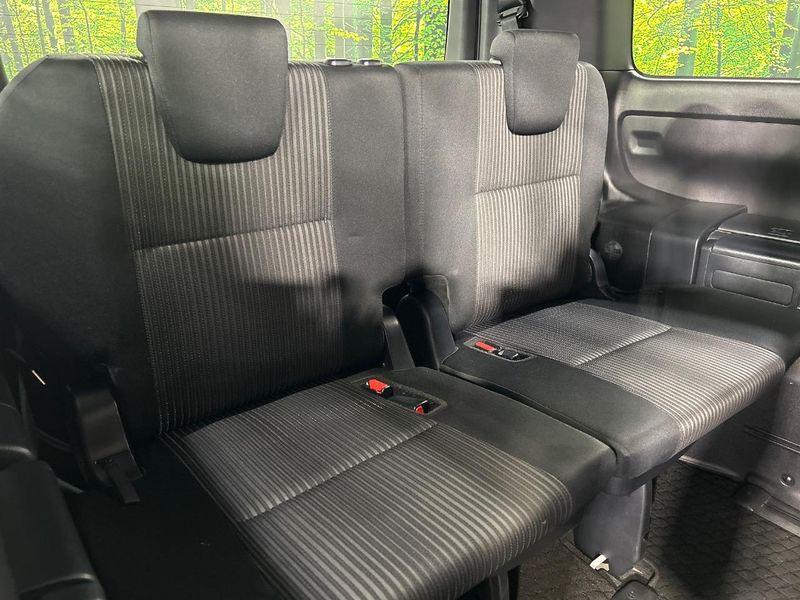 2017 Toyota Voxy DBA-ZRR85W (UW-6a8a66a531bdd)[24]